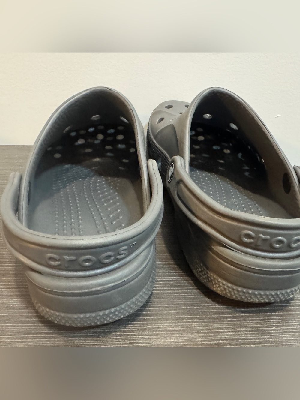 Adult Unisex CROCS Classic Clog in Black Womens Sz 9 Mens Sz 7 - Picture 2 of 8